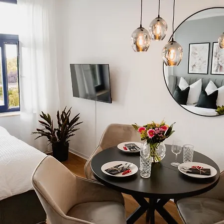 Designoase Fuer 3 Mit Blick Auf Den Wismarer Hafen *