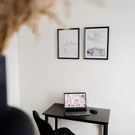 Designoase Fuer 3 Mit Blick Auf Den Wismarer Hafen