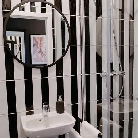 Designoase Fuer 3 Mit Blick Auf Den Wismarer Hafen Apartmán