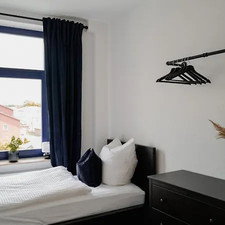 Designoase Fuer 3 Mit Blick Auf Den Wismarer Hafen Apartament